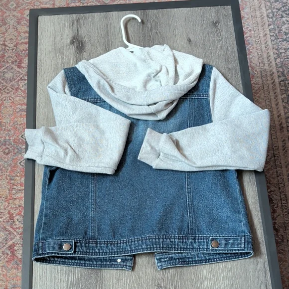 Allegra K Blue Denim Jacket with Gray Sleeves and Hood - Picture 4 of 5